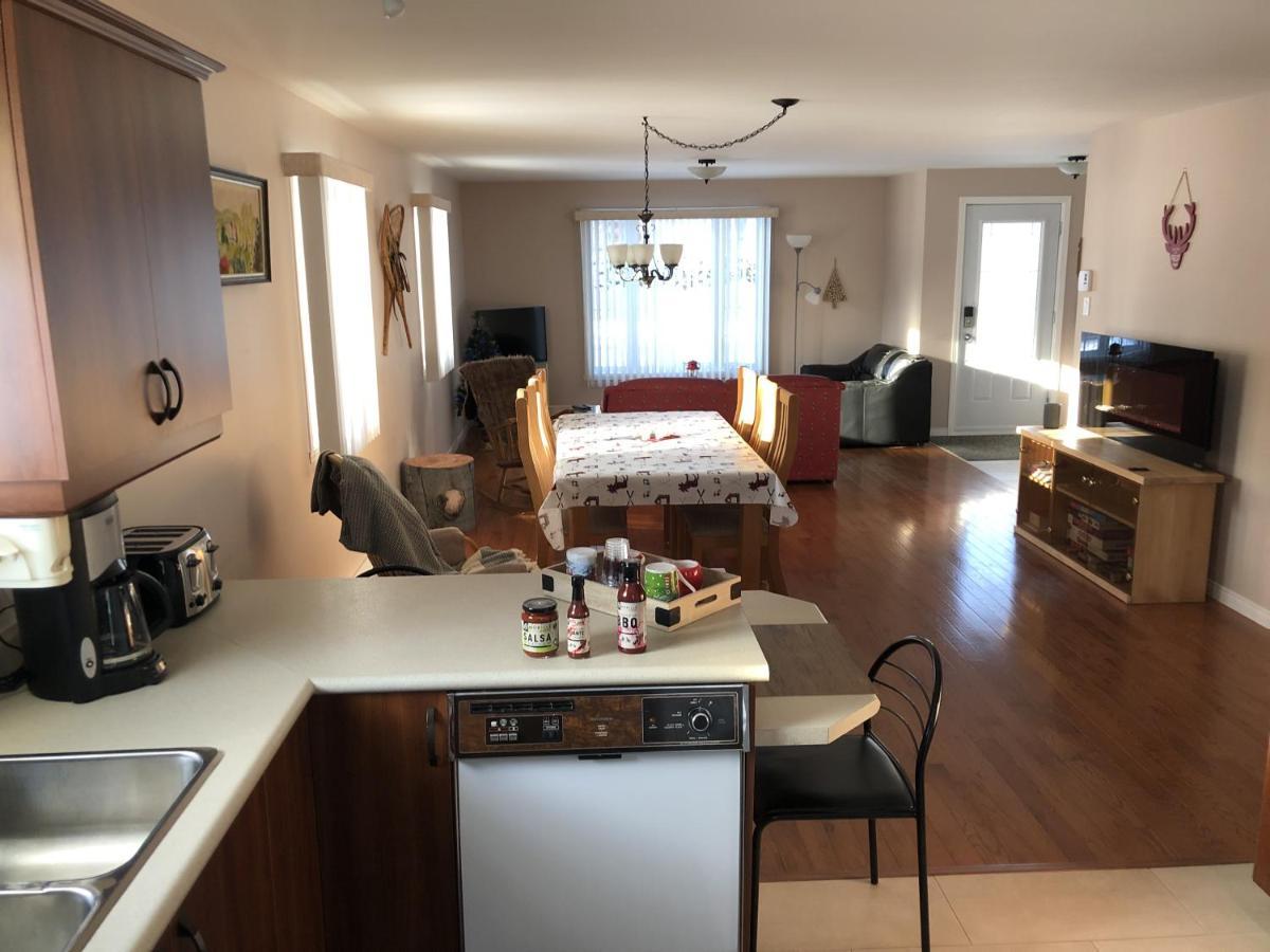 Le Chalet De Claude, Au Pied Des Monts-Valin Saint-David-de-Falardeau Kültér fotó